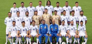 A group picture of the the Greek National Football Team standing in rows